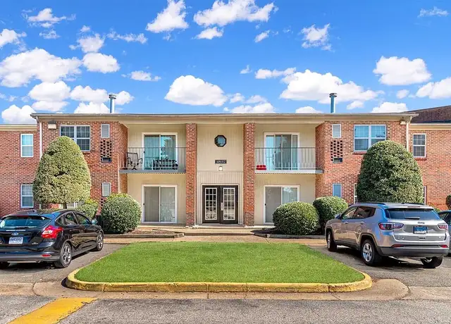 Photo of 99 Tide Mill Ln, Hampton, VA 23666