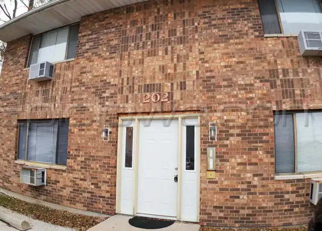 Property at 200 31st St NE #3, Cedar Rapids, IA, 52402, 1 bed, 1 bath, [object Object]