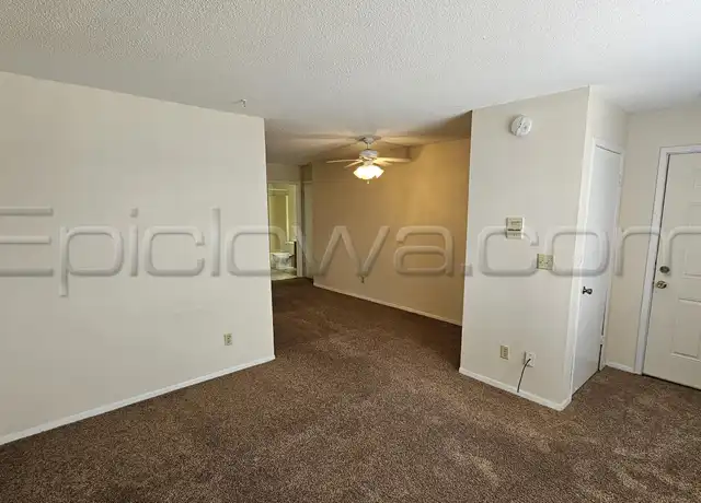 Property at 200 31st St NE #3, Cedar Rapids, IA, 52402, 1 bed, 1 bath, [object Object]