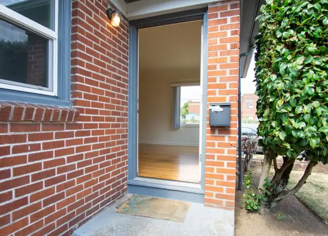Property at 2500 NE Couch St Unit 01, Portland, OR, 97232, 1 bed, 1 bath, [object Object]