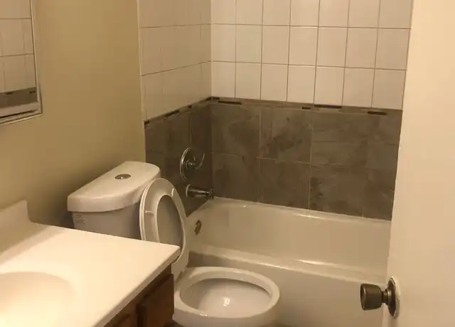 Property at 2241 N Mannheim Rd Unit 5G, Melrose Park, IL, 60164, 1 bed, 1 bath, [object Object]
