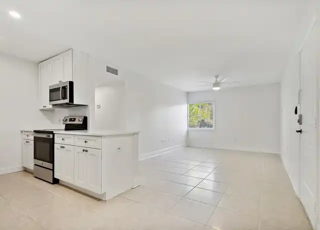 Property at Innovo Living Hyde Park- Palma Ceia - 2402 Teresa Cir, Tampa, FL, 33629, 0 beds, 1 bath, [object Object]