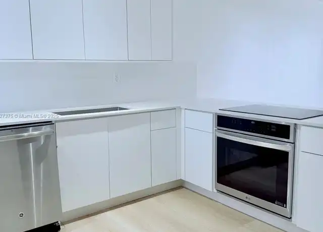 Property at 1331 Lincoln Rd #502, Miami Beach, FL, 33139, 2 beds, 1.5 baths, [object Object]
