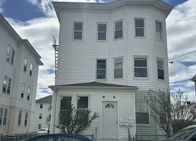 Property at 38 Larch St Unit 3, Pawtucket, RI, 02860, 2 beds, 1 bath, [object Object]