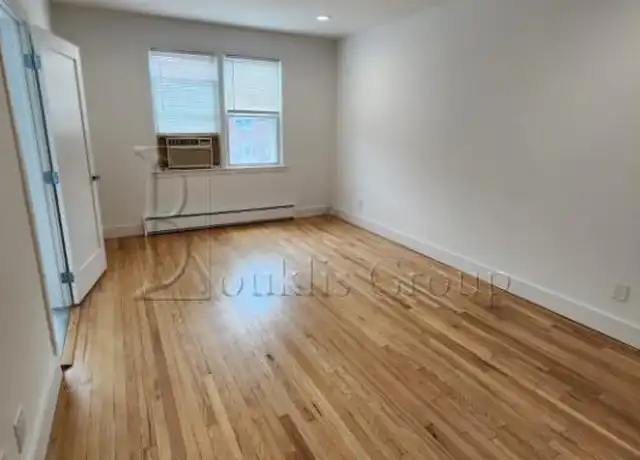 Property at 22-46 47th St Unit 2R, Queens, NY, 11105, 3 beds, 1 bath, [object Object]