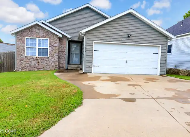 Property at 2019 Pennsylvania Ave, Joplin, MO, 64804, 3 beds, 2 baths, [object Object]