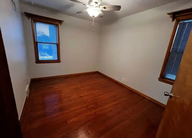 Property at 909 E Howard Ave, Milwaukee, WI, 53207, 3 beds, 1 bath, [object Object]