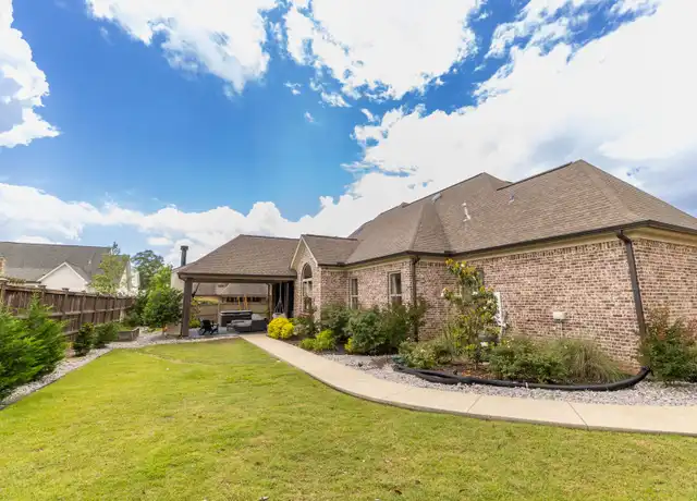 Property at 102 Pinehurst Rd, Starkville, MS, 39759, 5 beds, 4.5 baths, [object Object]