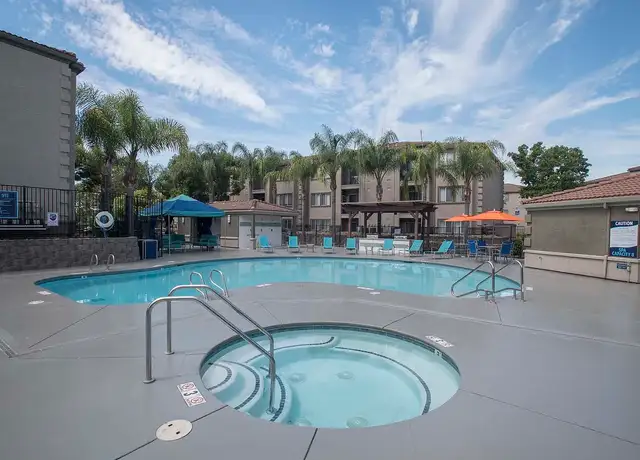 Photo of 6810 Di Lusso Dr, Elk Grove, CA 95758