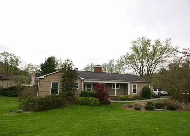 Property at 207 Hawthorn Dr, Hendersonville, NC, 28791, 3 beds, 3 baths, [object Object]