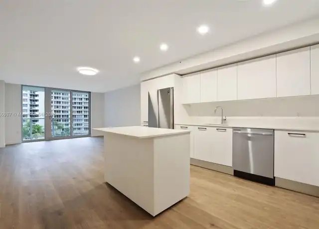 Property at 1500 Bay Rd Unit N-1521, Miami Beach, FL, 33139, 1 bed, 1 bath, [object Object]