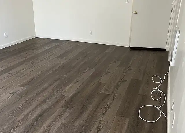 Photo of 470 E Angeleno Ave, Burbank, CA 91501