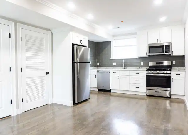 Property at 33 Merriam St Unit 2, Somerville, MA, 02143, 3 beds, 1 bath, [object Object]