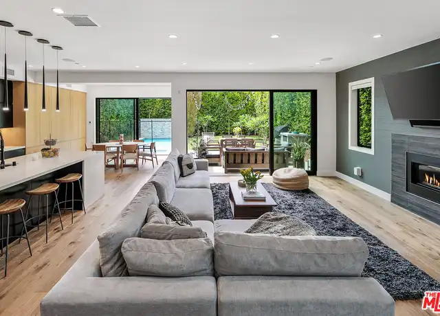 Property at 1037 Palms Blvd, Venice, CA, 90291, 5 beds, 4 baths, [object Object]