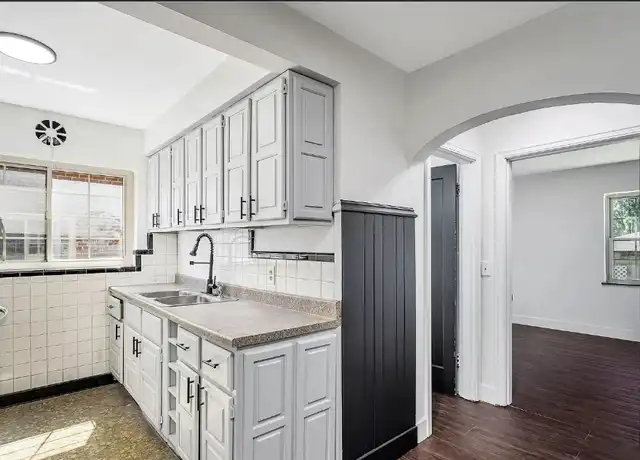 Property at 247 Parkway Ave Unit 4, Cincinnati, OH, 45216, 1 bed, 1 bath, [object Object]