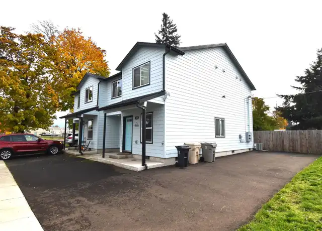 Property at 110 W A St, Lebanon, OR, 97355, 3 beds, 2.5 baths, [object Object]