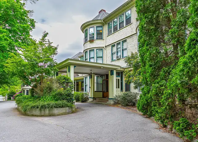 Property at The Von Ruck - 52 Albemarle Pl, Asheville, NC, 28801, 1 bed, 1 bath, [object Object]