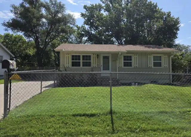 Property at 1405 Bel Air Dr, Junction City, KS, 66441, 3 beds, 2 baths, [object Object]