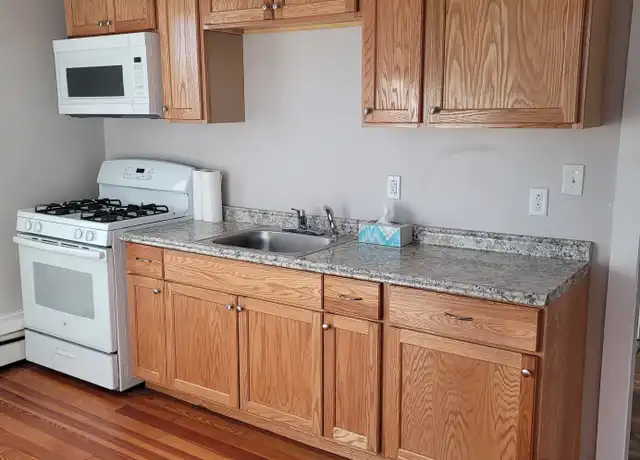 Property at 12 Bedford St Unit 3, Haverhill, MA, 01832, 3 beds, 1 bath, [object Object]