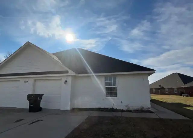 Property at 1304 Commerce Dr #2, Norman, OK, 73071, 4 beds, 2 baths, [object Object]