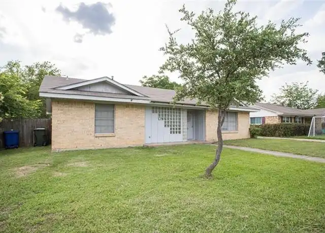 Property at 1702 Duncan Way, Carrollton, TX, 75006, 3 beds, 2 baths, [object Object]