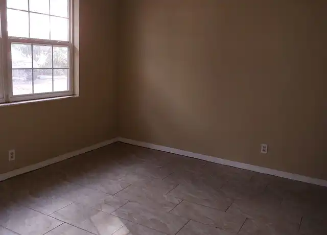 Property at 38483 County Road 54 #5, Zephyrhills, FL, 33542, 2 beds, 1 bath, [object Object]
