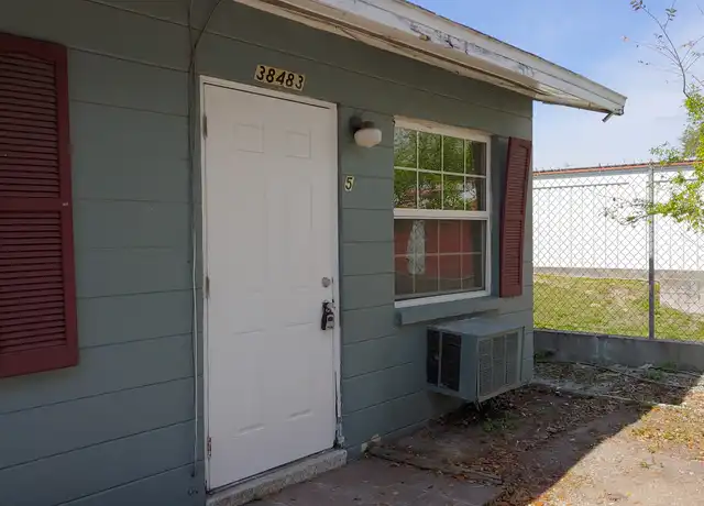 Property at 38483 County Road 54 #5, Zephyrhills, FL, 33542, 2 beds, 1 bath, [object Object]