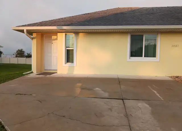 Property at 3837 Hialeah Rd Unit A, Venice, FL, 34293, 2 beds, 1 bath, [object Object]