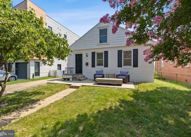 Property at 913 S Oak St, Arlington, VA, 22204, 3 beds, 1 bath, [object Object]