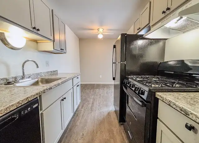 Property at Warren Woods - 4385 Frazho Rd, Warren, MI, 48091, 1-2 bed, 1 bath, [object Object]