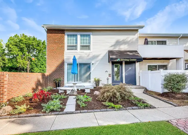 Photo of 535 Cedar Hill Dr, Allentown, PA 18109