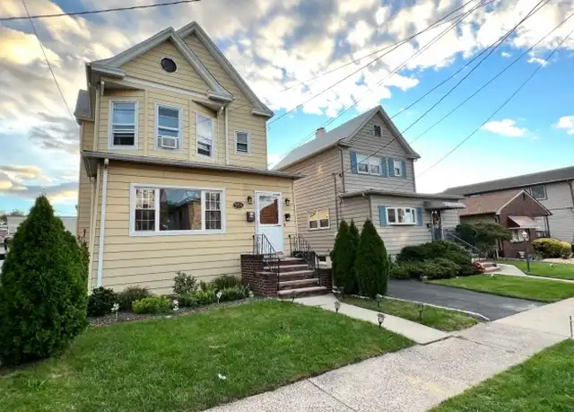 Property at 554 2nd Ave, Lyndhurst, NJ, 07071, 1 bed, 1 bath, [object Object]