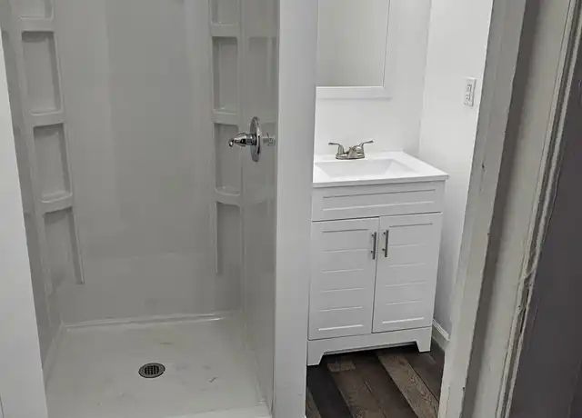 Property at 218 W Grove St Apt B, Mishawaka, IN, 46545, 1 bed, 1 bath, [object Object]
