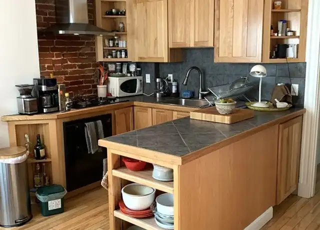 Property at 2 Hardwick St Unit 1, Cambridge, MA, 02141, 2 beds, 1 bath, [object Object]