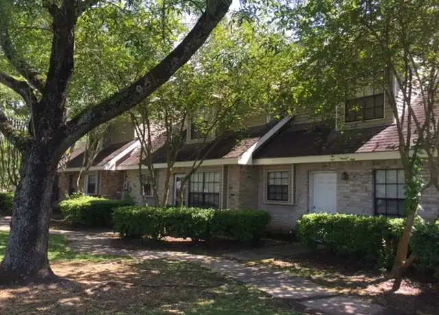 Property at 13806 Perkins Rd, Baton Rouge, LA, 70810, 2 beds, 2 baths, [object Object]