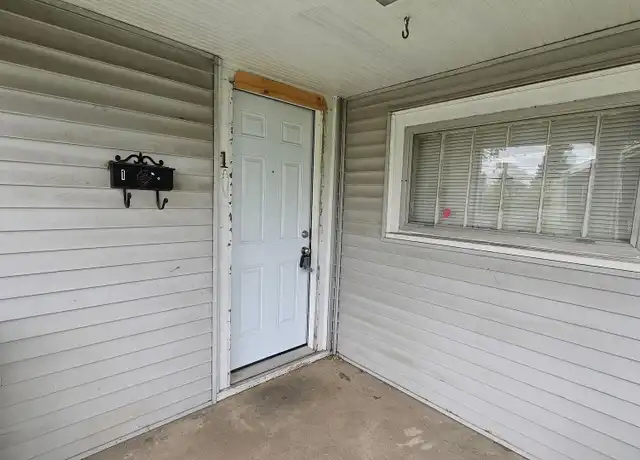 Property at 2519 Delaware St Apt 1, Anderson, IN, 46016, 1 bed, 1 bath, [object Object]