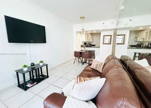 Property at 100 Lincoln Rd #639, Miami Beach, FL, 33139, 1 bed, 1 bath, [object Object]