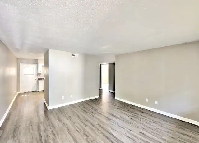 Property at 1221 North St SE Unit 1213-3, Decatur, AL, 35601, 2 beds, 1 bath, [object Object]
