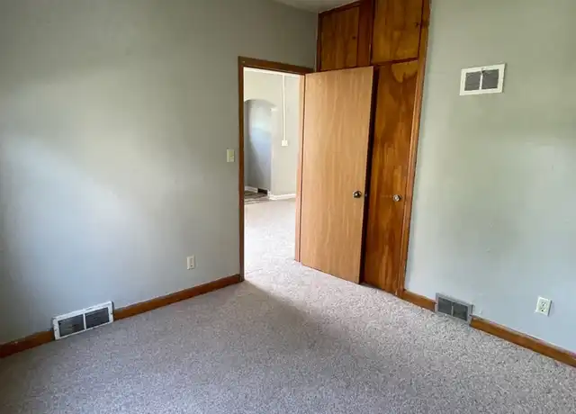Property at 606 Menomonie St Unit ME606X, Eau Claire, WI, 54703, 2 beds, 1 bath, [object Object]