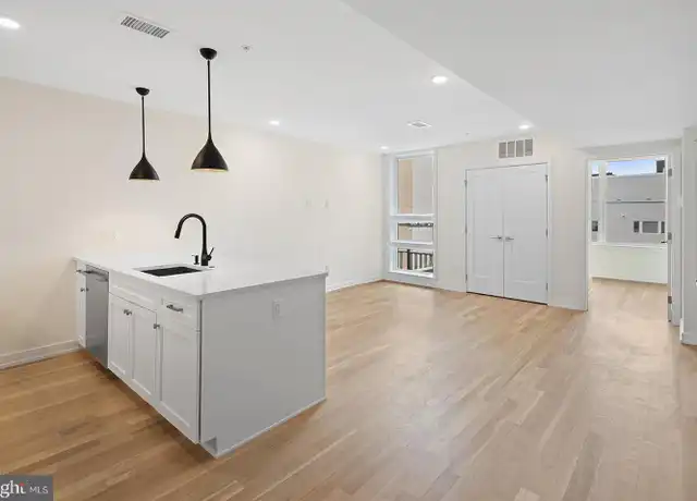Property at 806 N 2nd St Unit 202, Philadelphia, PA, 19123, 2 beds, 1.5 baths, [object Object]