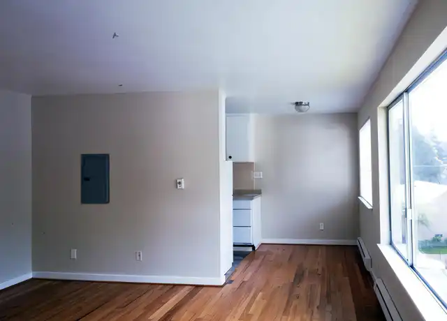 Property at 7700 12th Ave SW Unit 4, Seattle, WA, 98106, 1 bed, 1 bath, [object Object]