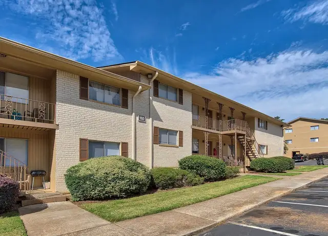 Photo of 300 Hurt Rd SE, Smyrna, GA 30082
