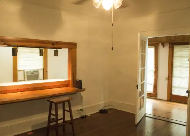 Property at 622 NE 2nd St Unit B, Gainesville, FL, 32601, 1 bed, 1 bath, [object Object]