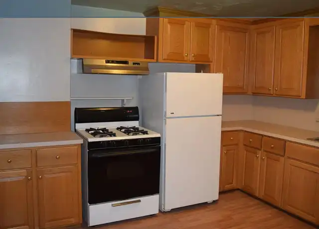 Property at 75 Fuller St Unit 2, Waltham, MA, 02453, 2 beds, 1 bath, [object Object]
