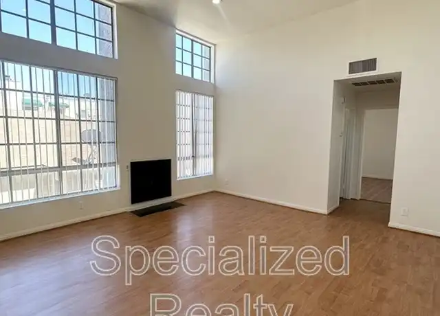 Property at 14562 Dickens St Unit 202, Sherman Oaks, CA, 91403, 1 bed, 1 bath, [object Object]