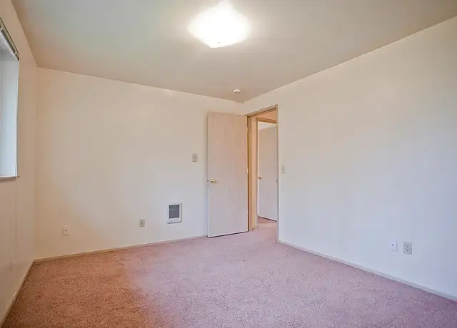 Photo of 1320 Oak Patch Rd, Eugene, OR 97402