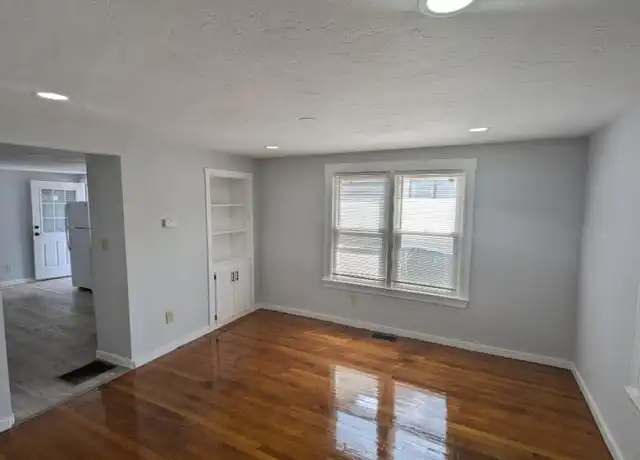 Property at 29 Parker St, Worcester, MA, 01610, 1 bed, 1 bath, [object Object]