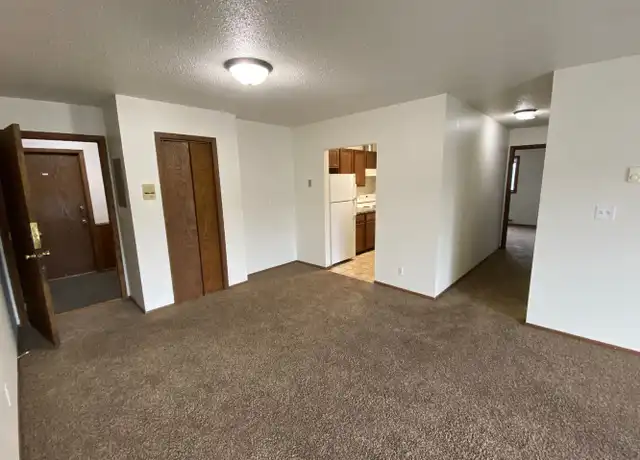 Property at 1502 E Gateway Cir S Unit 306, Fargo, ND, 58103, 2 beds, 1 bath, [object Object]