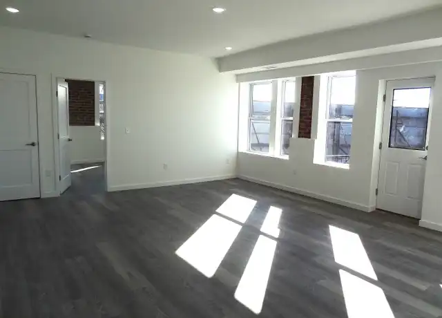 Property at 2806 Fairfield Ave Unit 207, Bridgeport, CT, 06605, 2 beds, 1 bath, [object Object]