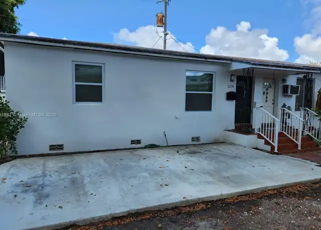 Property at 2174 SW 26th St Unit 2174, Miami, FL, 33133, 2 beds, 1 bath, [object Object]